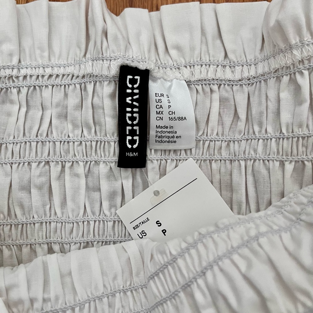 NWT H&M White Smocked Off-Shoulder Blouse - Picture 3 of 3